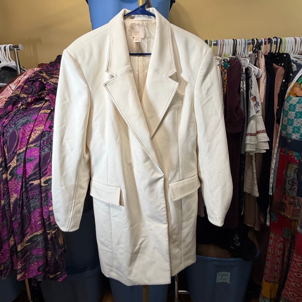 H&M Women's Off-White Blazer